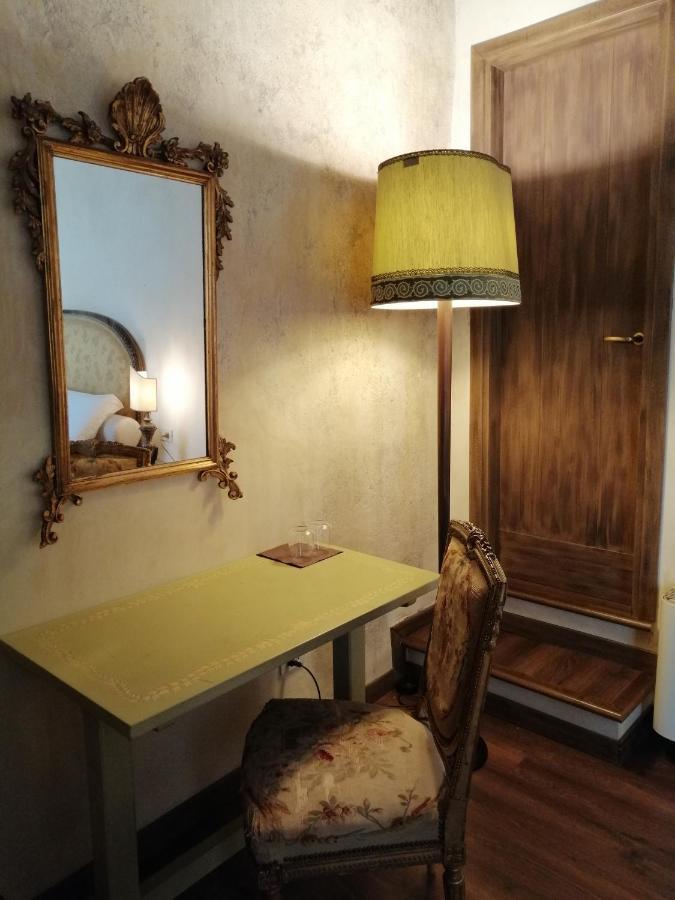 Castello Di Compiano Hotel Relais Museum Extérieur photo